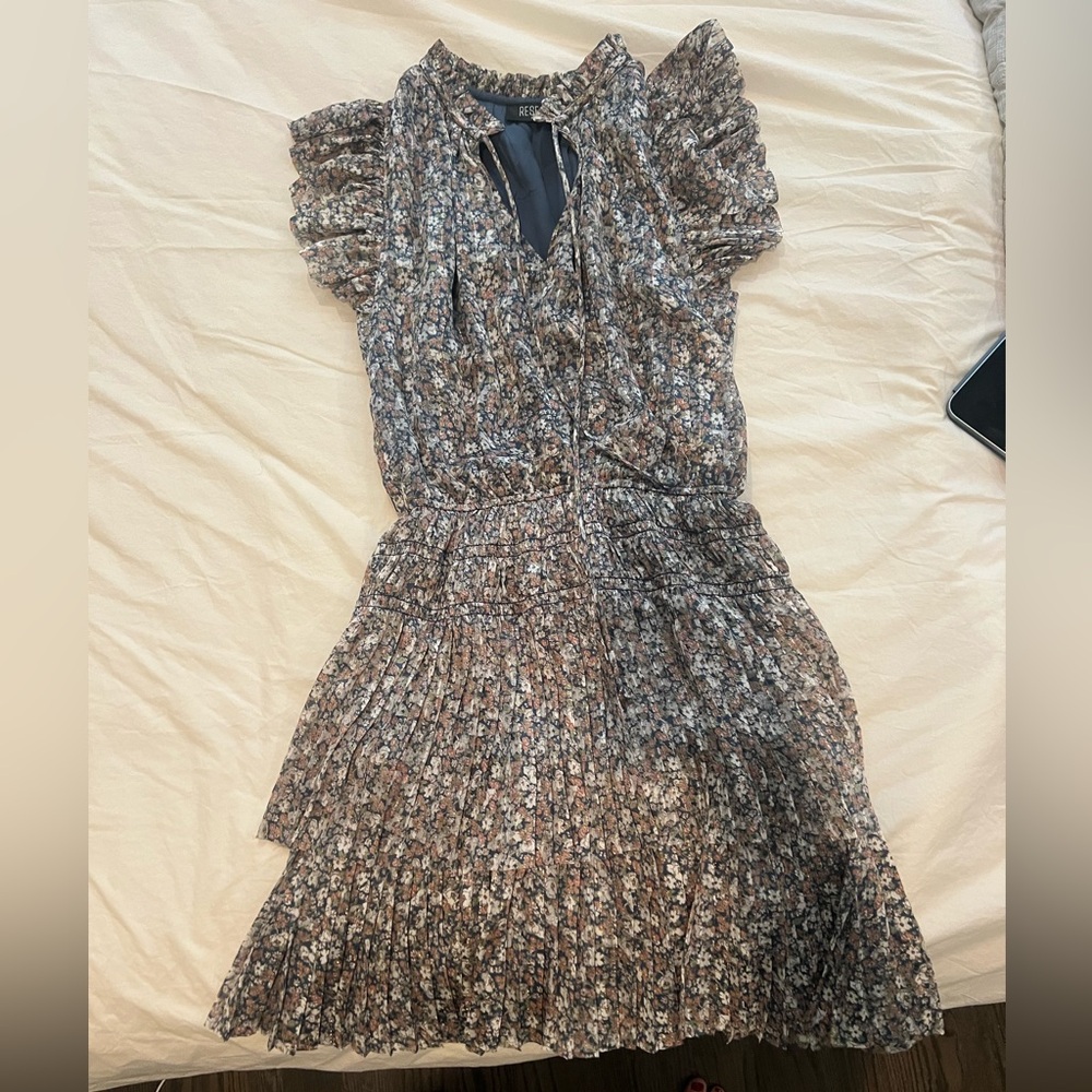 Reset flutter sleeve tier dress